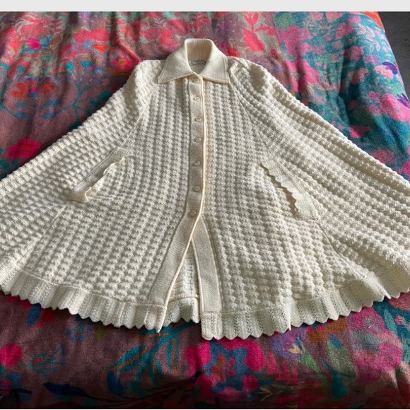 Vintage CuddleKnit Elegant Cream Women's Sweater Poncho Retro Academic Coquette - Picture 1 of 6